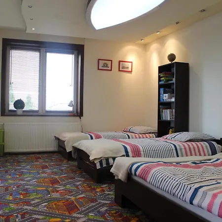 Cosy Apartament In With Free Parking